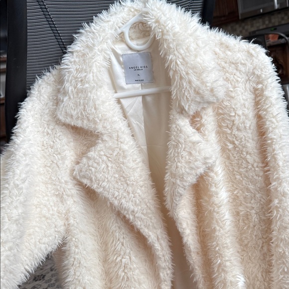 Angel Kiss Cream Teddy Jacket - Picture 6 of 13